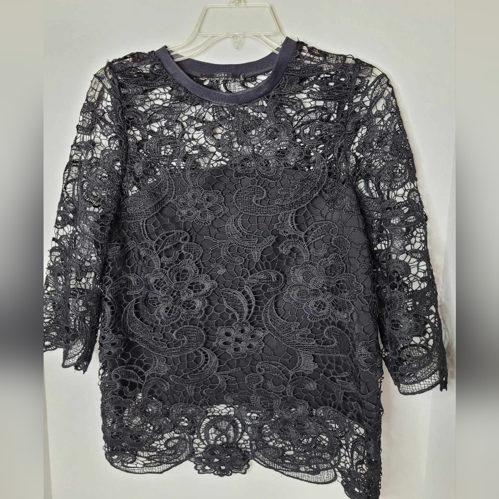 Black lace medium size women's top by zara